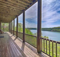 Spacious Cabin on Dale Hollow Lake w / Hot Tub - Accommodation Indiana