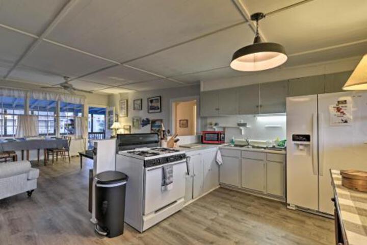 Pawleys Island House W / Deck Steps To Beach! - thumb 2