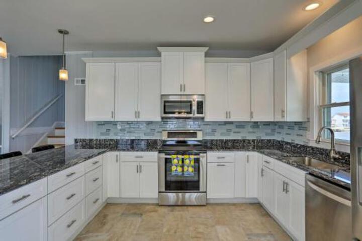 N. Myrtle Beach Home W / Hot Tub Walk To Beach - thumb 0