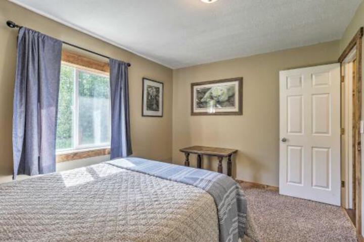 Palmer Home W / Deck Yard & Mountain Views - thumb 1