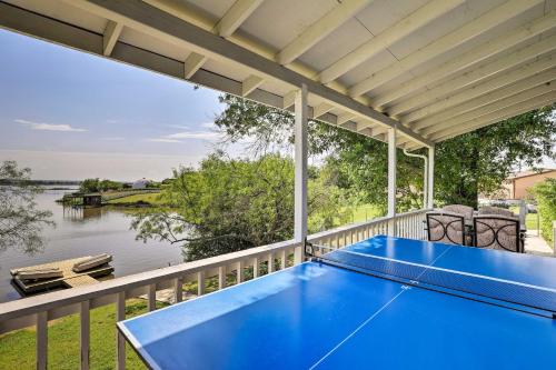 Waterfront Granbury Lake Home W / Deck & Dock! - thumb 1