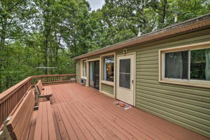 Secluded Luray Cabin With BBQ 11mi To Caverns! - thumb 1