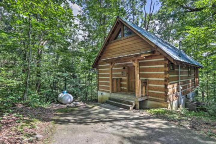 Townsend Cabin With Deck & Smoky Mountain Views - thumb 0