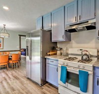 Cottage w / YardGrill Next to Wayne Forest NP - Accommodation Indiana