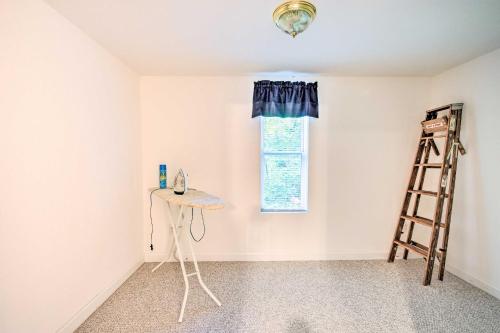 NEW Hayesville Cabin 15Min To Dwtn & Lake Chatuge - thumb 4