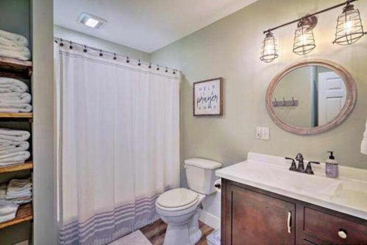 Benezette Cabin With Hot Tub Grill & Mtn Views - thumb 2