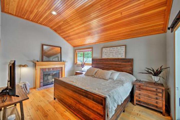 Wilmington Home With Deck Lake View & Game Room - thumb 6