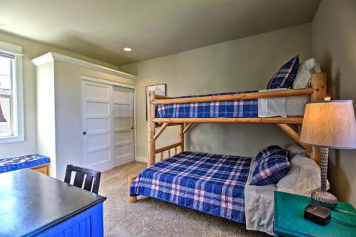 Redmond House With Community Amenities Access - thumb 0