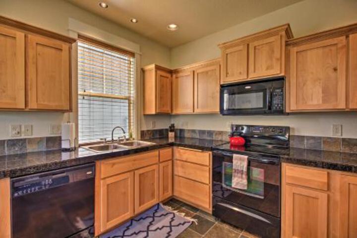 Redmond House With Community Amenities Access - thumb 2