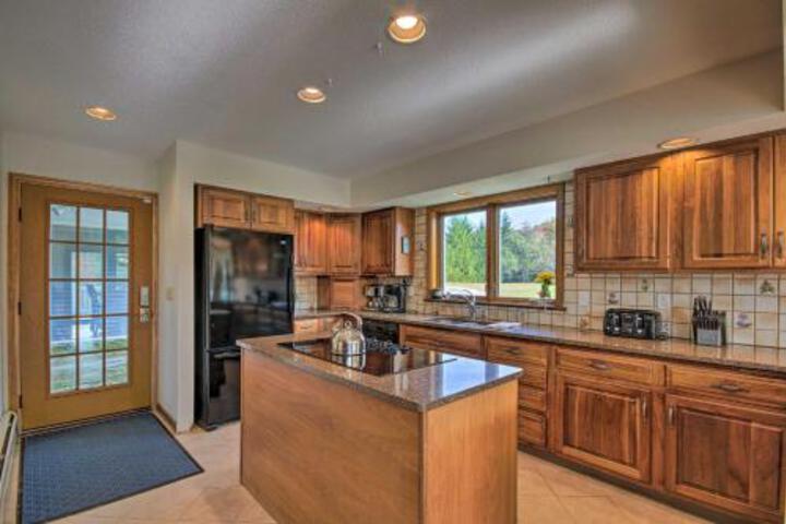 Home W / Hot Tub+Mtn Views 5Min To Killington - thumb 6