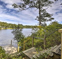 Waterfront Pocasset House w / Pvt Dock  Hot Tub - Accommodation Indiana