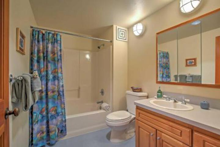 Large Manzanita House With 3 Balconies & Ocean Views - thumb 6