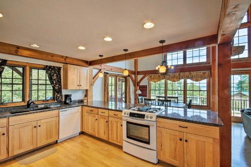 Waterfront Alburgh House On Lake Champlain! - thumb 1