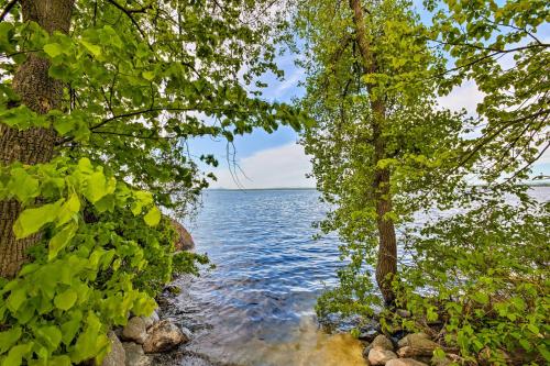 Waterfront Alburgh House On Lake Champlain! - thumb 4