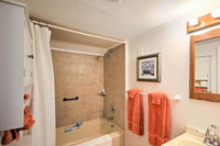 NEWManchester Center Apt w / Mtn Views Near Skiing