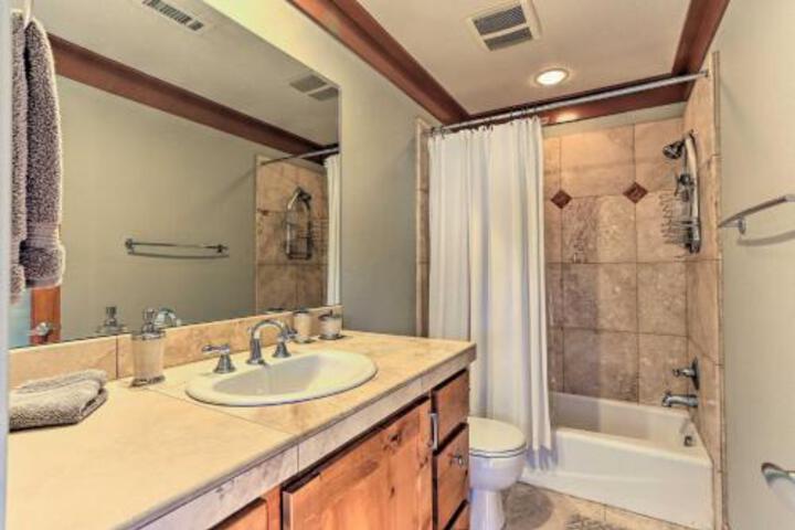 Unique House W / Courtyard In North End Boise! - thumb 2