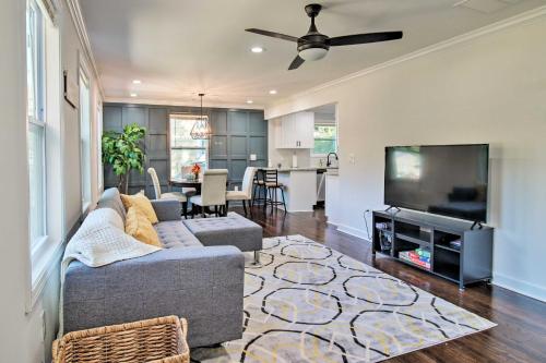 Cozy Modern Home W / Parking 4.4mi To Dwtn! - thumb 3