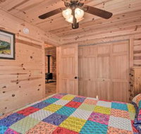 Secluded Cabin with Deck 15 Min to Dwtn Murphy - Accommodation Indiana