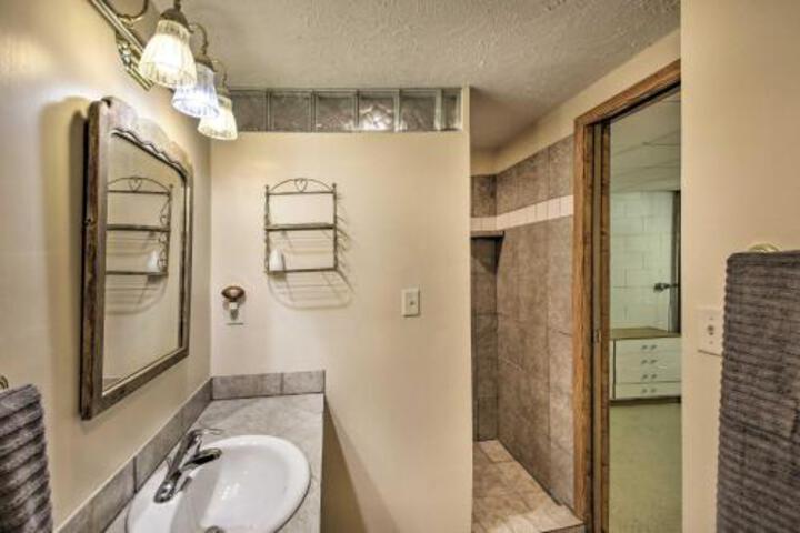 Cozy Family Condo: 2 Mi To Indiana University - thumb 0