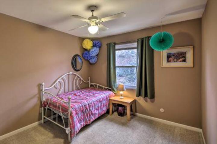 Cozy Family Condo: 2 Mi To Indiana University - thumb 1