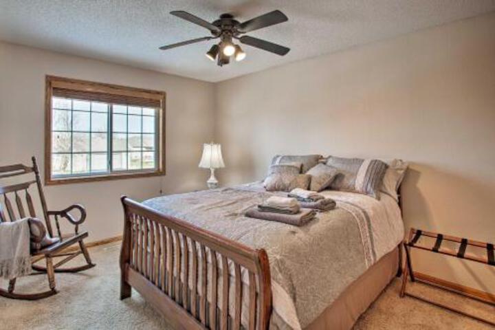 Suburban Gem 5 Miles From Downtown Rochester! - thumb 4