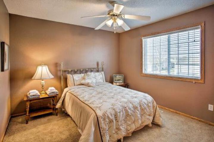 Suburban Gem 5 Miles From Downtown Rochester! - thumb 1