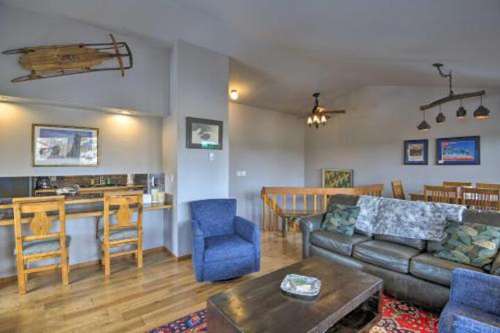 Lake Lovers Retreat Condo W / Balcony + Grill! - thumb 0