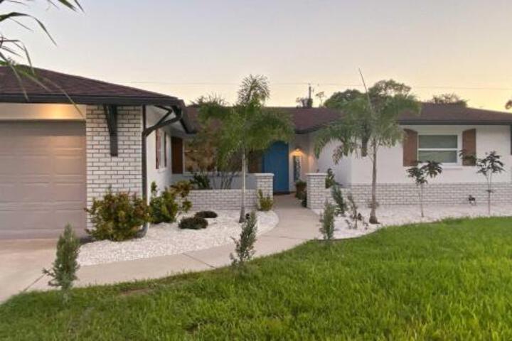 Luxurious Gulf Coast Pool Villa Beach Access - thumb 3