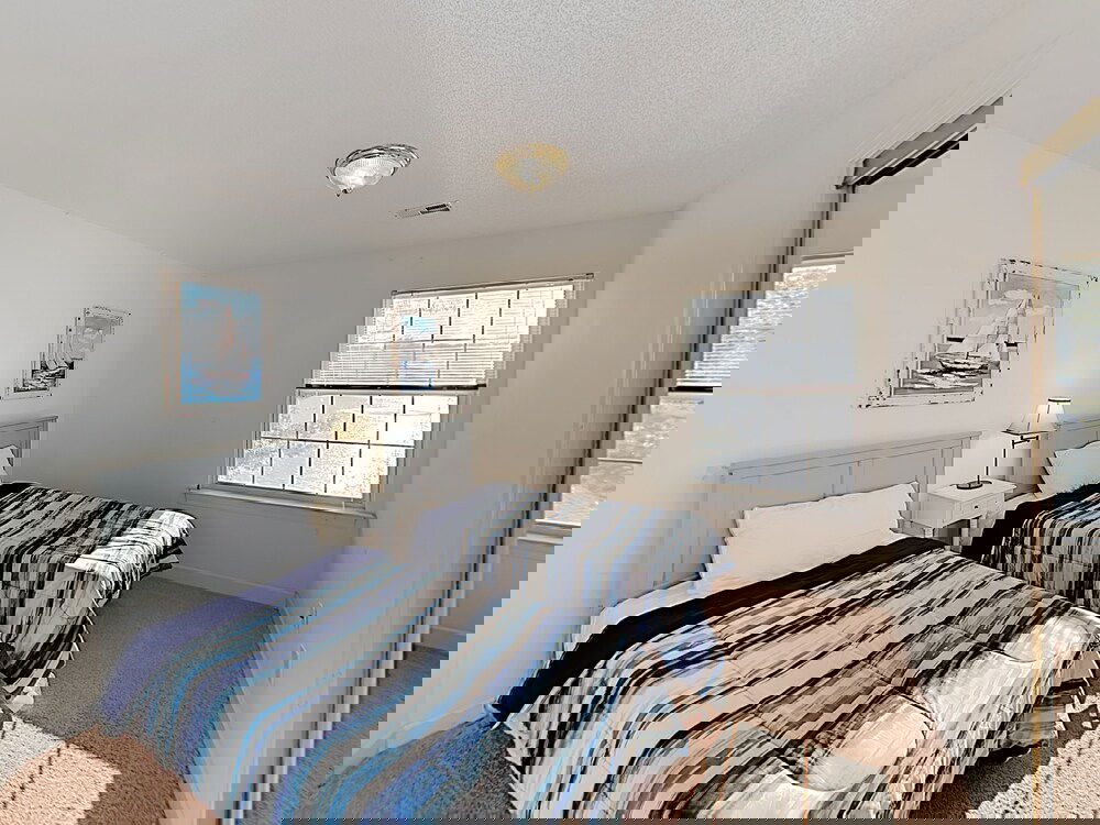 Charming Coastal Haven W / Amazing Locale 3 Bedroom Townhouse - thumb 6