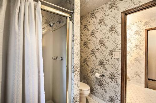 Stone Mtn Retreat W / Sunken Hot Tub & Sauna! - thumb 2