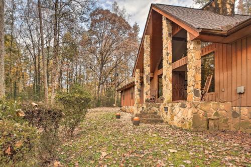 Stone Mtn Retreat W / Sunken Hot Tub & Sauna! - thumb 3