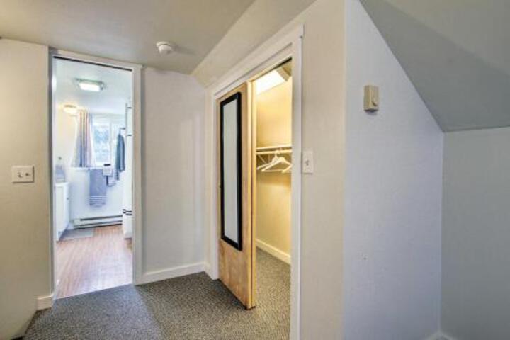 Remodeled Bozeman Apartment Walk To Main Street! - thumb 6