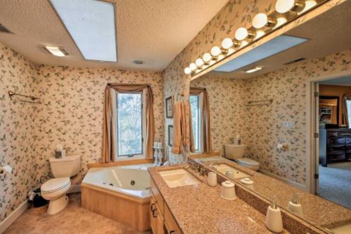 Bright Bungalow By Chatuge Lake: Hike & Fish! - thumb 6