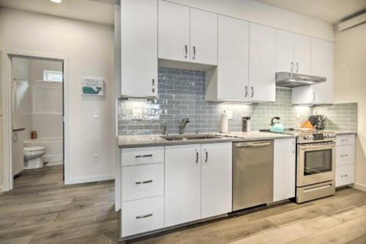 Depoe Bay Townhome With Deck & Ocean Views! - thumb 1