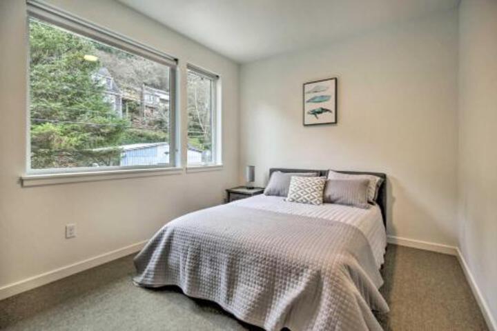 Depoe Bay Townhome With Deck & Ocean Views! - thumb 2