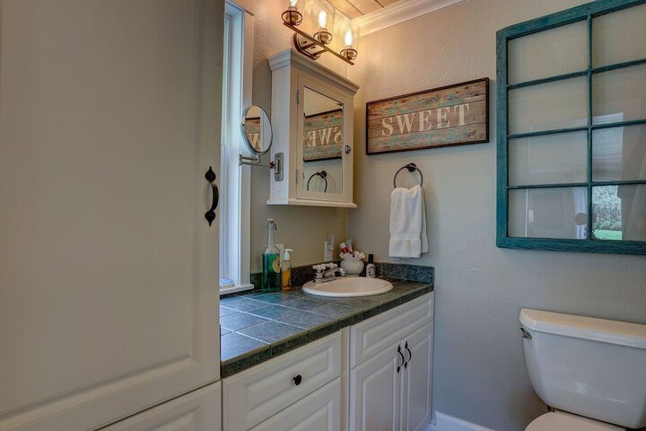 Canterbury 3 Br Home - thumb 5