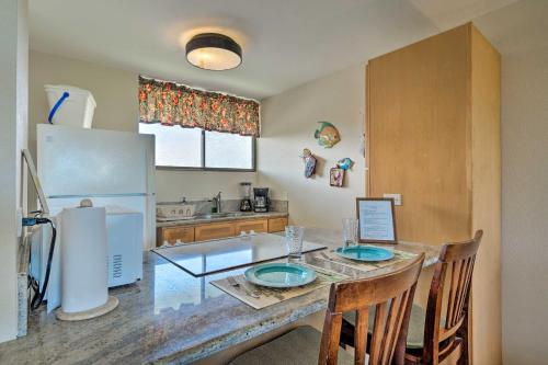 Hilo Condo W / Lanai Pool & Views Walk To Beach - thumb 0