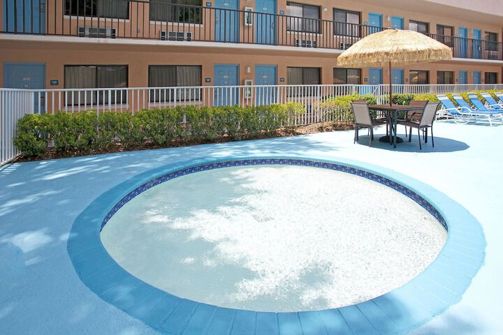 Travelodge Suites By Wyndham Kissimmee Orange - thumb 4