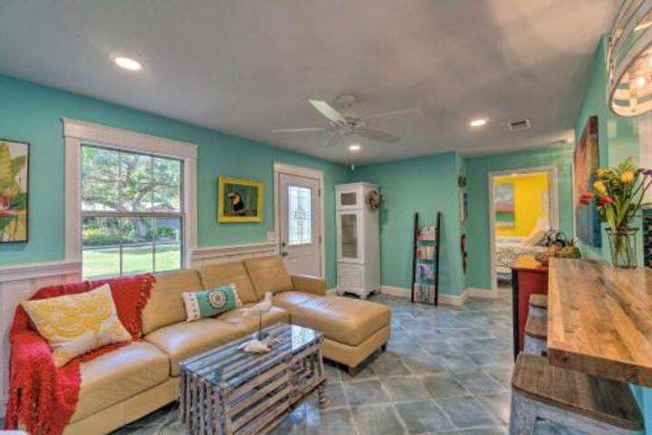 Bright Cottage W / Heated Pool 4 Mi To Beach! - thumb 2