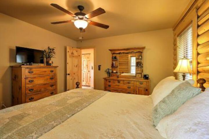 Secluded Alma Log Cabin With Deck Hot Tub & Views! - thumb 1