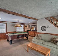 Poconos Mountain Retreat w / Game Room  Decks - Accommodation Indiana