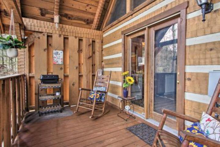 Honey Bear Pause Getaway W / Porch & Hot Tub - thumb 6