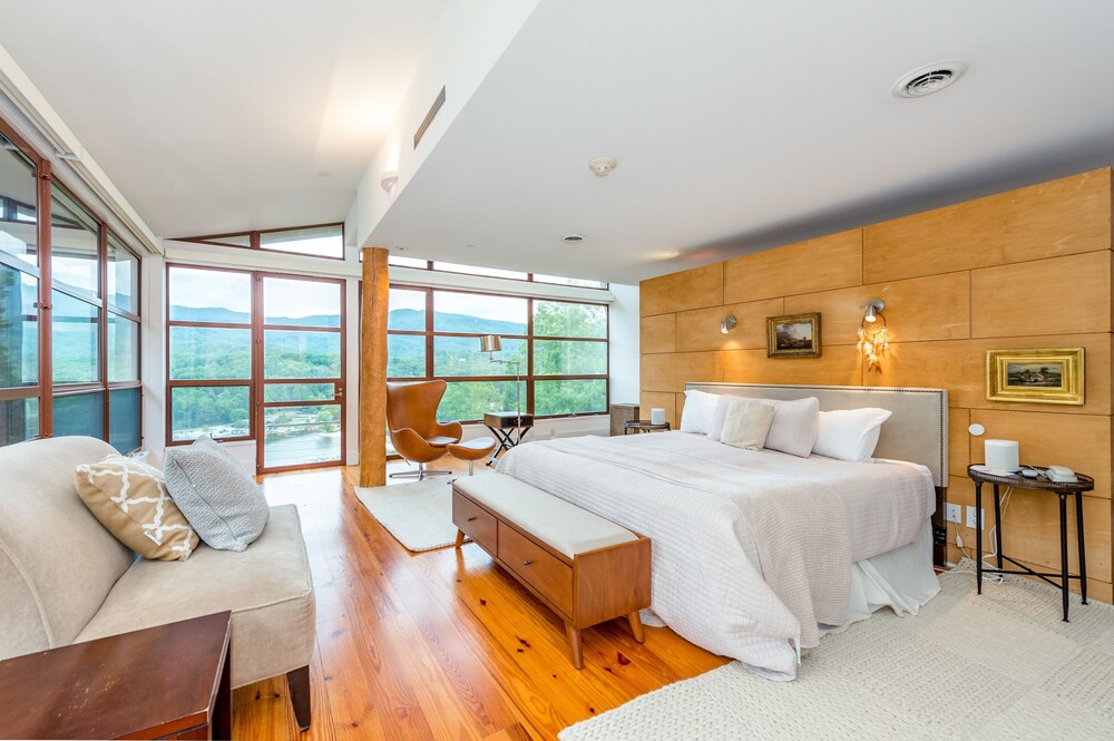 A Lake & Mountain Lodge W / Lake Access Hot Tub & Game Room 6 Bedroom Home - thumb 4