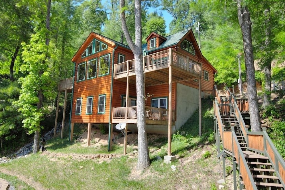 Large Lakefront Cabin W/kayaks And Boathouse 5 Bedroom Home - thumb 3