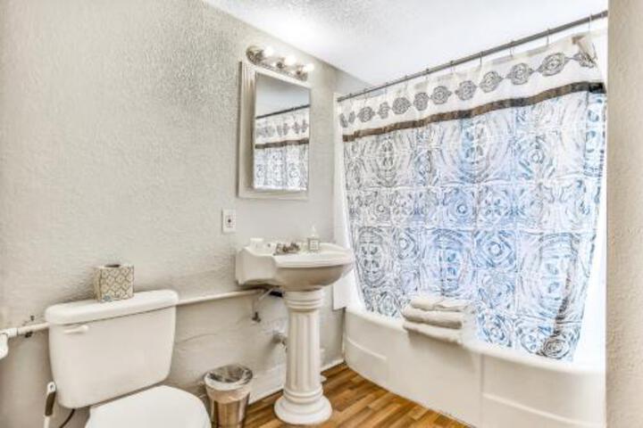 Dallas Cozy Cottage - thumb 2