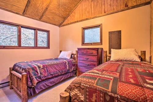 Riverside Cabin W / Deck Near Hikes & Fishing - thumb 1