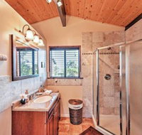 Cozy Volcano Studio w / Phenomenal Rainforest Views - Accommodation Indiana