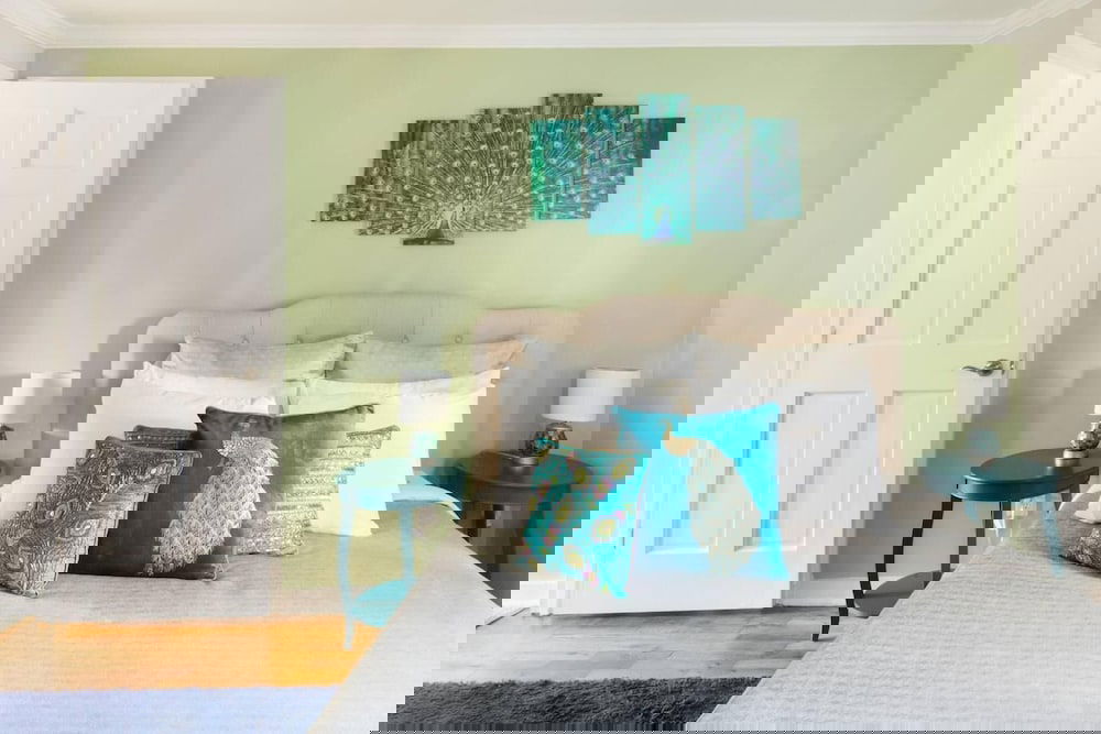 Vibrant, Colorful Condo Building With Backyard Firepit And Games - thumb 6