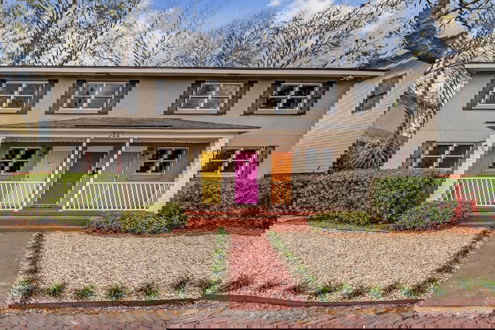 Vibrant, Colorful Condo Building With Backyard Firepit And Games - thumb 2