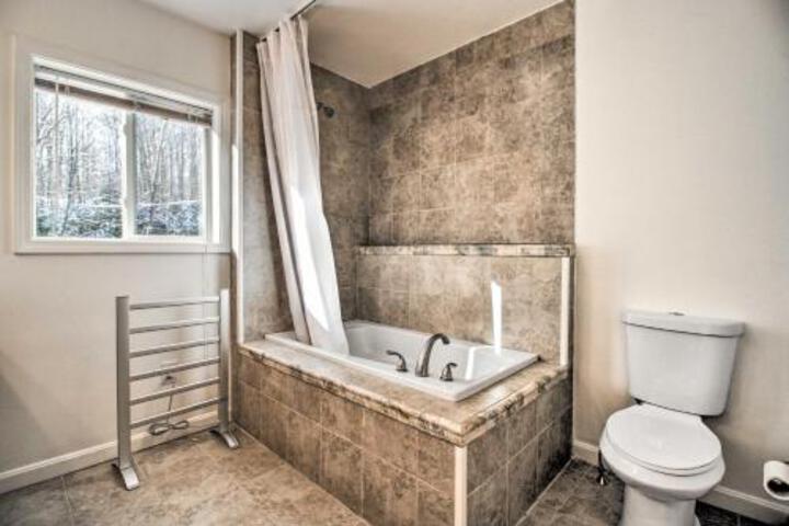 Stylish Killington House 3 Miles To Skiing! - thumb 5